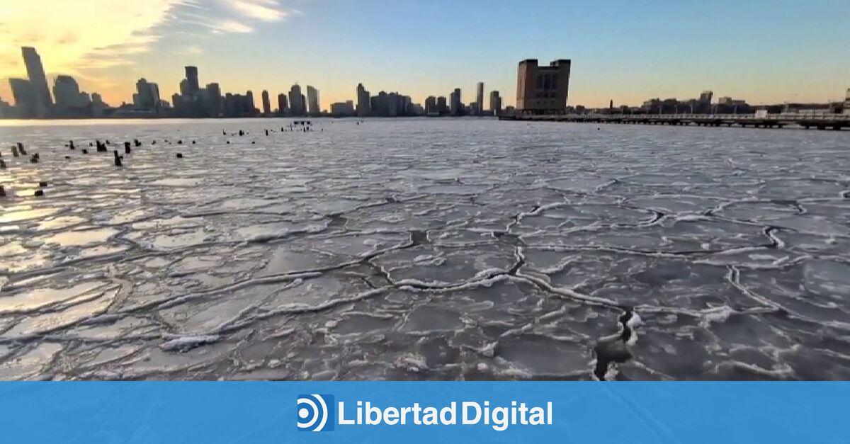 El R O Hudson Se Congela En Nueva York Ante Una Ola De Fr O Extremo