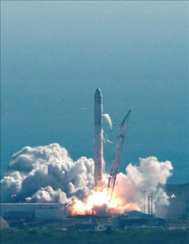 Lanzamiento del cohete privado Falcon 9