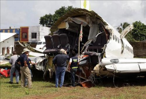 Expertos americanos analizan el accidente de Colombia