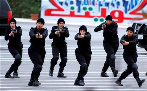 Mujeres policas