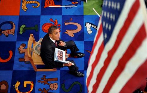 Obama visita una escuela infantil en Arlington