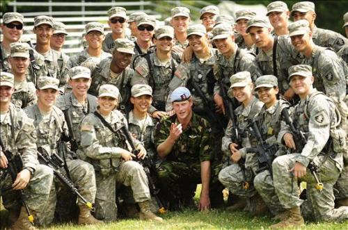 El prncipe Harry posa en West Point