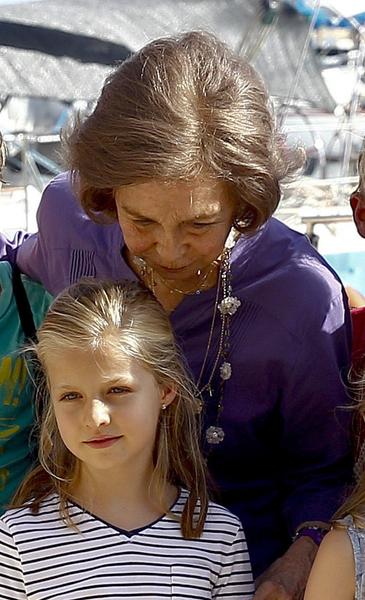 LEONOR REINA leonor reina: