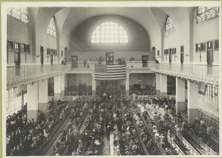 Hall principal de Ellis Island, fotografías antiguas de la Isla de Ellis