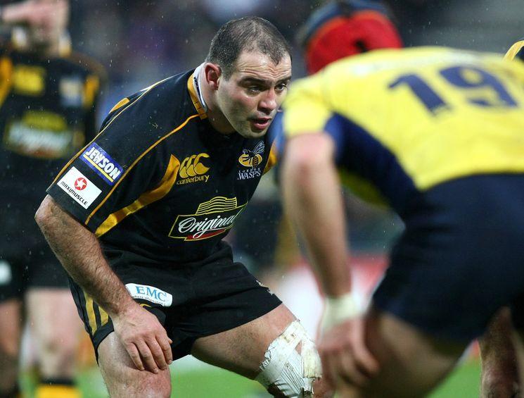 Raphaël Ibáñez mira concentrado a un rival