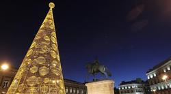 El árbol de la Puerta del Sol patrocinado por Loterías y Apuestas del Estado I EFE.