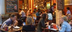 Imagen de un bar en Sevilla I Corbis