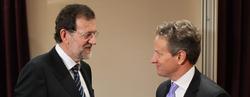 Rajoy con Tim Geithner. | Diego Crespo