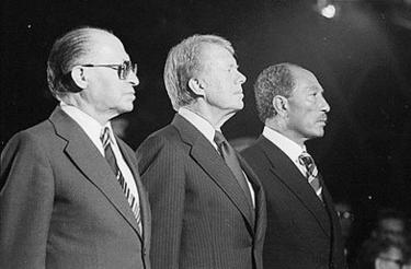 Begin, Carter y Sadat en la firma de los Acuerdos de Camp David | Archivo