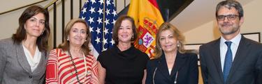 Amparo Moraleda, Carmen Mur, Susan Lewis, Engracia Hidalgo y Jaime Malet