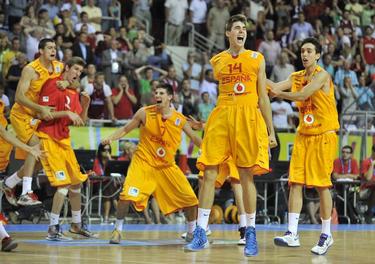 Juancho Hernangmez celebra el triple de la victoria. | FIBA