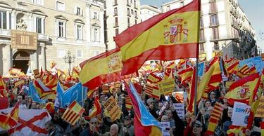 Catalanes defendiendo la Constitución 