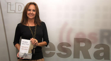 Mara Dueas con su nuevo libro | David Alonso