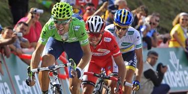 Valverde, por delante de Purito y Contador en la etapa de los Lagos de Covadonga. | EFE/Archivo