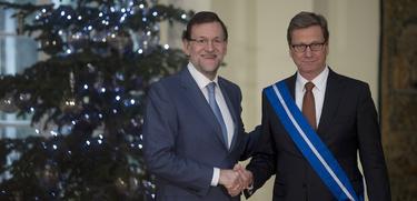 Rajoy y Westerwelle, en el solemne acto celebrado en Moncloa. 