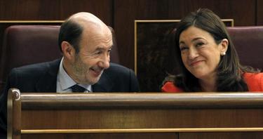 Rubalcaba y Soraya Rodríguez, en el Congreso.