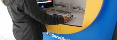 Imagen del cajero "contactless" instalado en Barcelona.