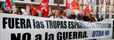 Los de la zeja pasan de reeditar el "No a la guerra" contra Zapatero