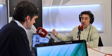 Javier Somalo y Luis del Pino durante el programa Debates en Libertad de la madrugada de este domingo en esRadio | David Alonso / LD