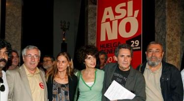 Méndez, Toxo junto a la actriz Adriana Ozores y el cantante Miguel Ríos | EFE