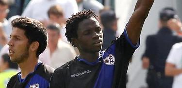 Lassane Bangoura (d) celebra su gol al Betis en el Benito Villamarn. | EFE