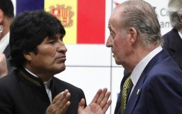 Evo Morales y el Rey en la pasada Cumbre Iberoamericana. | EFE