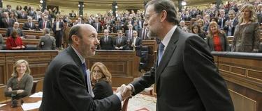 Rubalcaba felicita a Rajoy el día de su investidura | EFE/Archivo