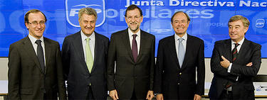 Rajoy con los cuatro elegidos: Alfonso Alonso, Jesús Posada, Pío García Escudero y Manuel Barreiro | Foto: PP