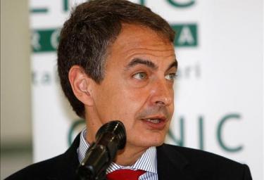 José Luis Rodríguez Zapatero este domingo en el Clínico de Barcelona. | EFE