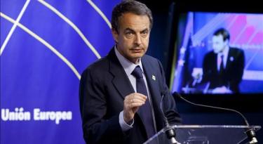 Zapatero, durante la reuda de prensa posterior a la reunión del eurogrupo. | EFE