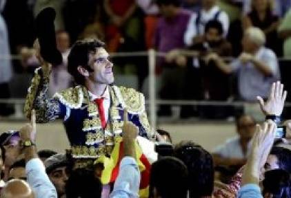 José Tomás mantiene su idilio con Barcelona y corta cuatro orejas en la Monumental