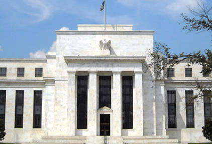 La FED, en la encrucijada: grandes quiebras bancarias o hiperinflación