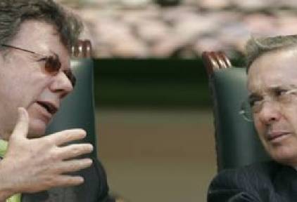 Juan Manuel Santos y Álvaro Uribe.