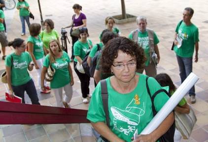 Los representantes de los sindicatos, llegando ayer a su reunión con Camps | EFE