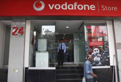 Fachada de una tienda de Vodafone | Efe