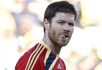 Xabi Alonso se lesiona en la mano izquierda durante el entrenamiento