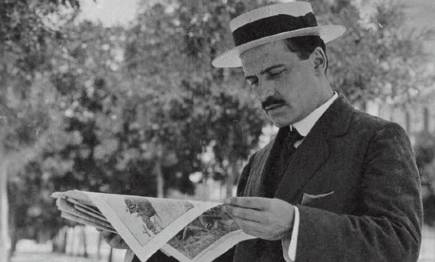 Ortega y Gasset leyendo el inicio de la guerra. | Residencia de Estudiantes