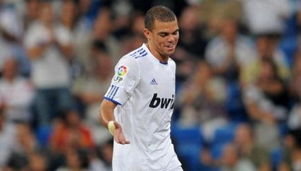 Pepe, durante un partido con el Real Madrid esta temporada. | Archivo