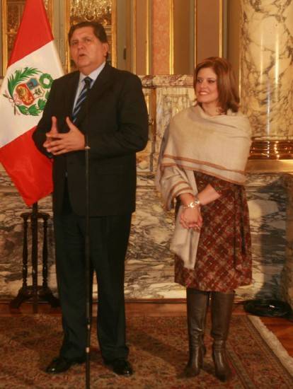 alan garcia vestido de mujer alan garcia vestido de mujer