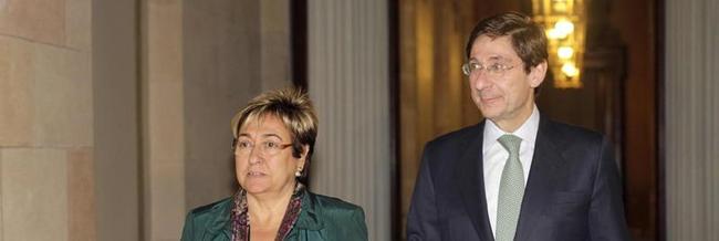 Jos Ignacio Goirigolzarri junto a la presidenta de la comisin del Parlamento de Catalua este lunes. | Efe