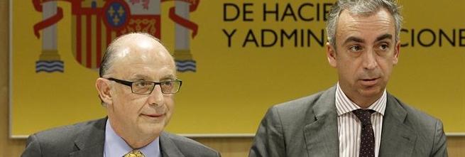 Montoro junto al secretario de Estado de Hacienda Miguel Ferr, este jueves. | Archivo