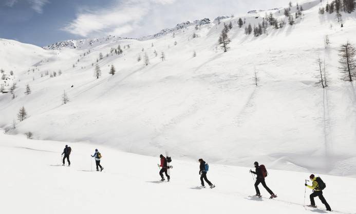 Consejos para evitar lesiones esquiando