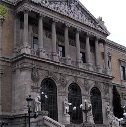 Fachada de la Biblioteca Nacional.