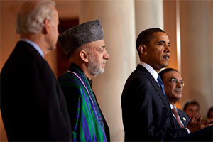 Biden, Karzai y Obama.