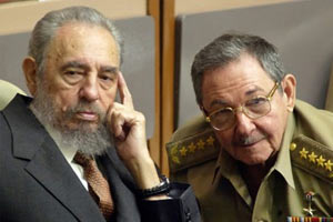 Raúl y Fidel Castro.