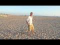 Beckham practica la puntera en la playa