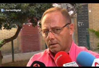 El padre de Marta, indignado