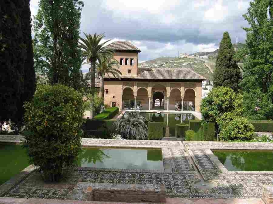 Los 10 países con más espacios declarados Patrimonio de la Humanidad 4_espana_alhambra