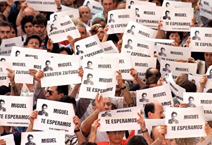Manifestaciones en el 97 durante el secuestro de Miguel Ángel Blanco | Archivo