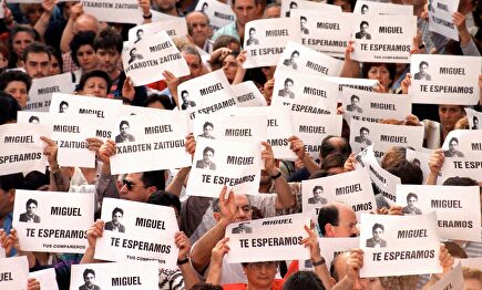 Manifestaciones en el 97 durante el secuestro de Miguel Ángel Blanco | Archivo